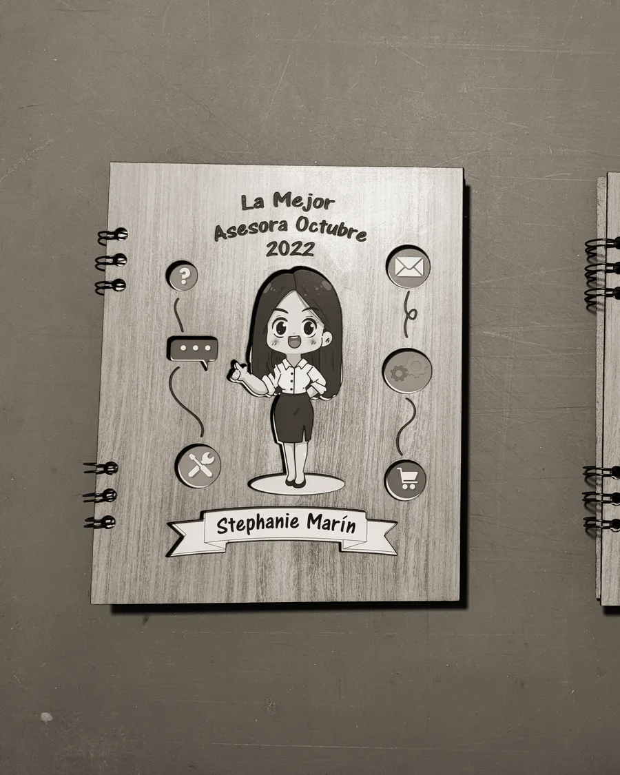 Libretas en madera — Grabado láser